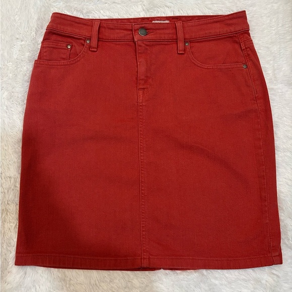 LL Bean Rustic Red Colored Denim Skirt Women’s Size 6 Fishermancore Boating - Picture 1 of 5